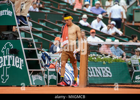 Parigi, Francia. Il 3 giugno, 2018. Kei Nishikori (JPN) Tennis : Kei Nishikori del Giappone durante gli uomini single quarto round match di tennis aperto francese torneo contro Dominic Thiem dell'Austria al Roland Garros di Parigi, Francia . Credito: AFLO/Alamy Live News Foto Stock