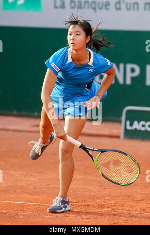 Parigi, Francia. Il 3 giugno, 2018. Himari Sato (JPN) Tennis : Himari Sato del Giappone durante la ragazza Singoli Primo turno match di tennis aperto francese torneo contro Andrea Prisacariu della Romania al Roland Garros di Parigi, Francia . Credito: AFLO/Alamy Live News Foto Stock