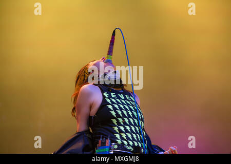 Toronto, Canada. 03 giugno 2018. Yeah Yeah Yeahs cantante Karen O. La band ha messo in evidenza la Gita Music & Arts Festival di Toronto, Canada. Credito: topconcertphoto/Alamy Live News Foto Stock