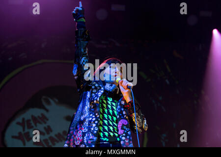 Toronto, Canada. 03 giugno 2018. Yeah Yeah Yeahs cantante Karen O. La band ha messo in evidenza la Gita Music & Arts Festival di Toronto, Canada. Credito: topconcertphoto/Alamy Live News Foto Stock