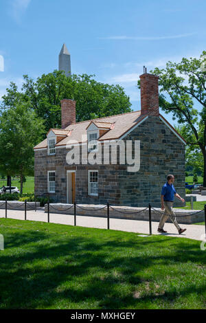 Stati Uniti Washington DC e bloccare i detentori di casa sulla National Mall nella Costituzione Gardens Lockkeepers casa restaurata Foto Stock