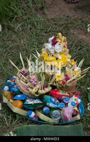 Carang - offerte Balinese agli dèi Foto Stock