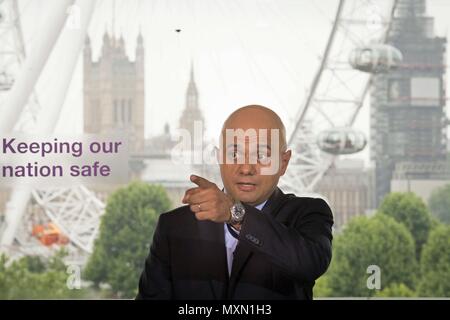 Home Secretary Sajid Javid fa un discorso presso il Southbank Centre di Londra, per il lancio di una versione rafforzata del governo di counter-strategia del terrore. Foto Stock