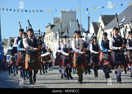 Lorient (Francia, a nord-ovest della Francia), su 2017/08/06. Scottish pipe band in occasione del Grand Parade di quarantasettesimo festival Inter-Celtic di L Foto Stock