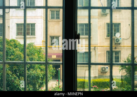 Vista degli appartamenti cinesi da dentro la vita a Xi'an, Asia Foto Stock