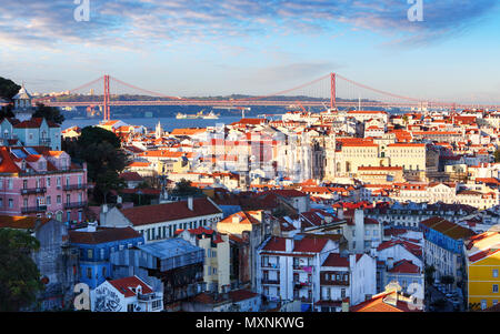 Lo skyline di Lisbona, Portogallo Foto Stock