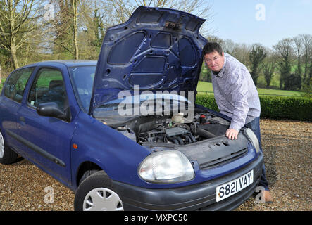 Wheeler Dealer il presentatore TV Mike Brewer Foto Stock