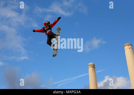 Relentless Freeze Festival 2010, Snowboard, Sci e musica a Battersea Power Station, 30 Ottobre 2010 Foto Stock