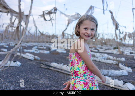 Ritratto di una donna bambino in una vecchia piantagione di banane Foto Stock