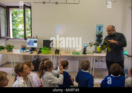 Roma. La nuova sala Cyberplant all'avanguardia per il progetto in nome di botanica, le nuove tecnologie e le reti sociali e Technomaranta, la pianta di parlare o Foto Stock