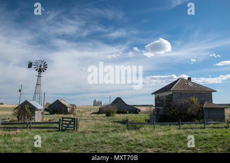 Abbandonato il Prairie Homestead vicino Carseland, Alberta, Canada. Foto Stock