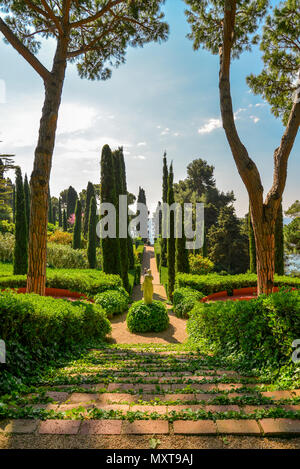 Lloret de Mar Spagna - 11 Aprile 2017: belle sculture in Santa Clotilde Giardini in Lloret de Mar , Spagna Foto Stock