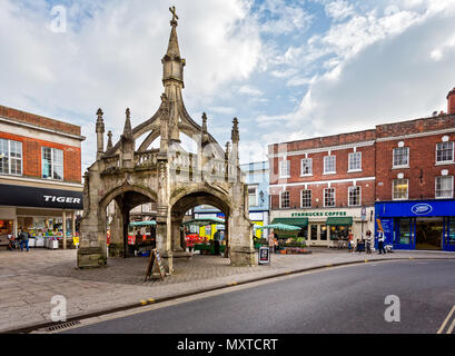 Antico Mercato Medievale croce noto come la Croce di pollame in Salisbury prese a Salisbury, Wiltshire, Regno Unito il 21 febbraio 2018 Foto Stock