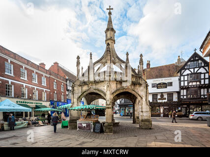 Antico Mercato Medievale croce noto come la Croce di pollame in Salisbury prese a Salisbury, Wiltshire, Regno Unito il 21 febbraio 2018 Foto Stock