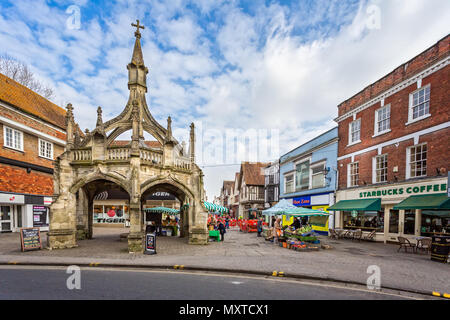 Antico Mercato Medievale croce noto come la Croce di pollame in Salisbury prese a Salisbury, Wiltshire, Regno Unito il 21 febbraio 2018 Foto Stock