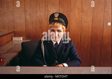 Receptionist presso l'URSUS fabbrica del trattore, Lubln, Polonia Foto Stock