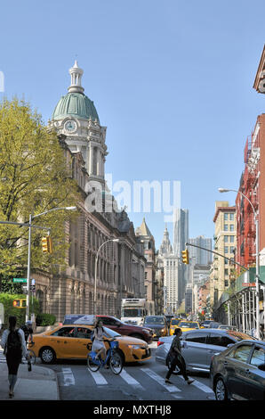 Vista del centro di St e Broome St in Little Italy, Manhattan NYC Foto Stock