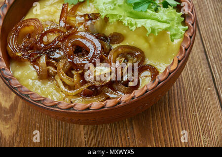 Split danese la zuppa di piselli e cipolle dorate. Foto Stock