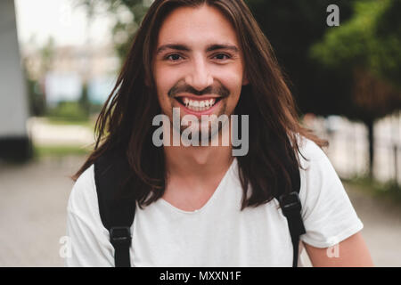 Ritratto felice uomo sorridente Foto Stock