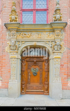 Ingresso storico porte nella casa di Dluga square a Danzica, Polonia. Foto Stock