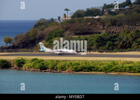 Caraibi Airlines ATR72 aeromobile 9Y TTD pronto per decollare da George FL Charles airport, St Lucia, dei Caraibi Foto Stock