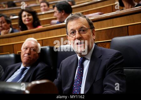 Terzo giorno del dibattito di investitura di Mariano Rajoy (PP), con la seconda votazione anche perso e non è stato eletto presidente. Congresso dei Deputati, Madrid, Spagna il 2 settembre 2016. Foto: Jose L. Cuesta/261/Cordon premere. Mariano Rajoy (PP). Cordon Premere Mariano Rajoy abandona la presidencia del PP: 'Es Lo mejor para el PP, para España y para mí' Mariano Rajoy lascia la presidenza del PP: "è il migliore per la PP, per la Spagna e per me' l'ex-presidente del governo ha detto addio eccitato circa la politica e ha ringraziato il sostegno del suo partito. "È giunto il momento di porre fine Foto Stock