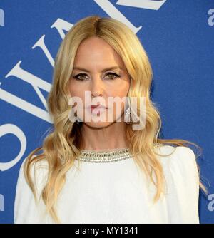 Brooklyn, NY, STATI UNITI D'AMERICA. 5 Giugno, 2018. Rachel Zoe presso gli arrivi per 2018 CFDA Fashion Awards, Brooklyn Museum, Brooklyn, NY Giugno 5, 2018. Credito: Eli Winston/Everett raccolta/Alamy Live News Foto Stock