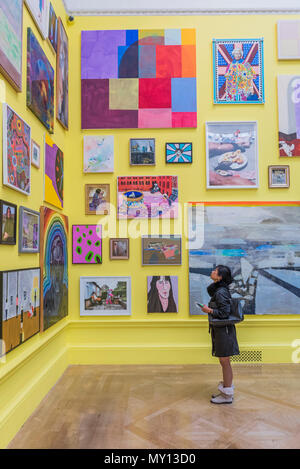 Londra, Regno Unito. 5° giu, 2018. Royal Academy celebra il suo 250° Esposizione estiva e per contrassegnare questa occasione memorabile, la mostra è coordinato da Grayson Perry RA. Credito: Guy Bell/Alamy Live News Foto Stock