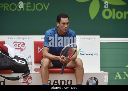 Italiano di tennis player GIANLUCA MAGER è visto durante il primo round della moneta Czech Open - ATP Challenger tour in Prostejov, nella Repubblica Ceca il 5 giugno 2018. (CTK foto/Ludek Perina) Foto Stock