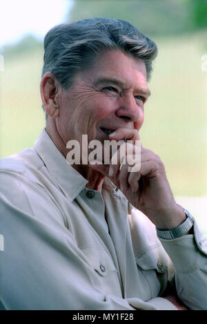 4/8/1985 il presidente Reagan a Rancho Cel Cielo Foto Stock