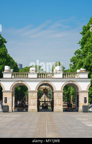 Monumento di guerra Polonia, vista della Tomba del Milite Ignoto in Piazza Pilsudski (Plac Pilsudski), Varsavia, Polonia. Foto Stock