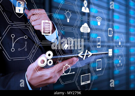 Business con schema virtuale e IOT Foto Stock