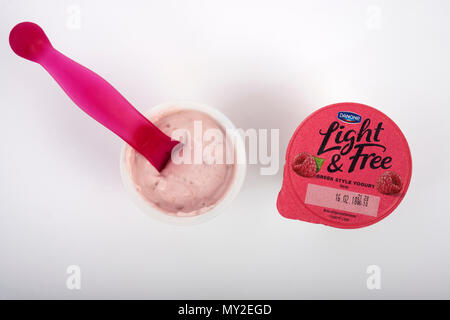 Luce di Danone e libera in stile greco yogurt Foto Stock