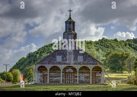 Isola di Quinchao, Chiloé, Cile: Questa chiesa di Quinchao, patrimonio dell'umanità dell'UNESCO, è la più grande di Chiloé. Foto Stock