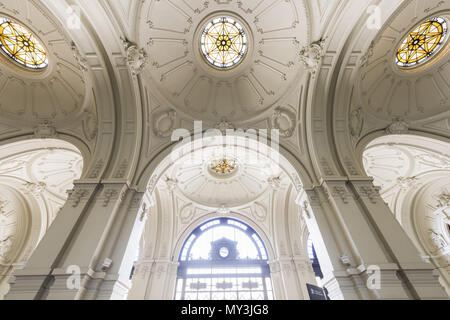 Santiago del Cile: Estación Mapocho centro culturale è un ex stazione ferroviaria adiacente al Mercado Central. Foto Stock