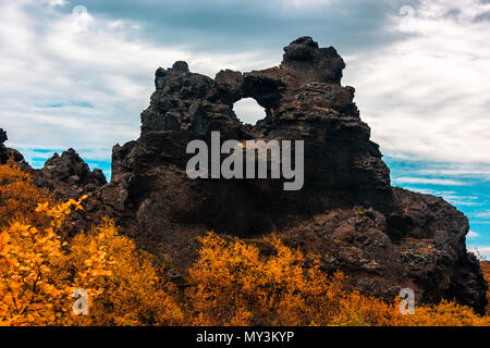 Dimmuborgir campi di lava vicino al Lago Myvatn nel nord dell'Islanda Foto Stock