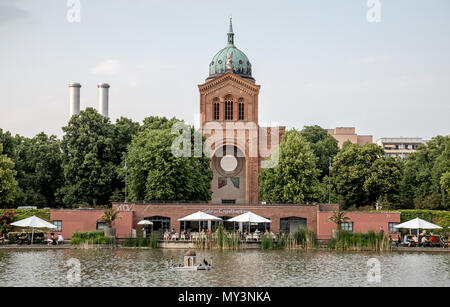 St Michaels Chiesa e angeli e lavandino Berlino Germania Foto Stock
