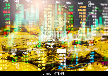 Moderno modo di exchange. Bitcoin è comodo il pagamento in economia globale del mercato. Virtual valuta digitale e investimenti finanziari del concetto di commercio. Abstr Foto Stock