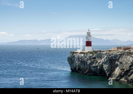 Trinità faro all Europa Point sulla punta sudorientale della British Overseas Territorio di Gibilterra Foto Stock