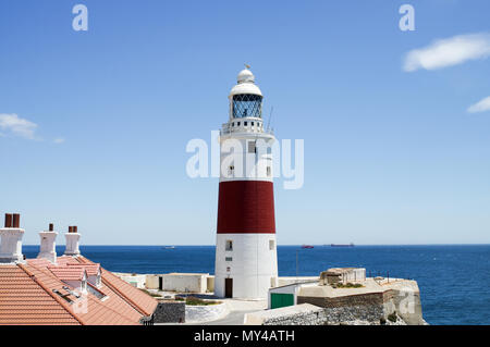 Trinità faro all Europa Point sulla punta sudorientale della British Overseas Territorio di Gibilterra Foto Stock