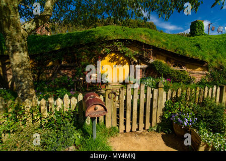 Hobbiton Movie set di Shire nel Signore degli Anelli e Lo Hobbit trilogie, Matamata Foto Stock