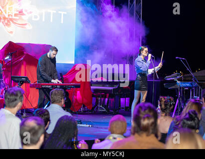 Cannes, Francia, 5 giugno 2018 Nina Nesbitt in concerto al MIDEM 2018, Midem Beach, Cannes © ifnm / Alamy Live News Foto Stock