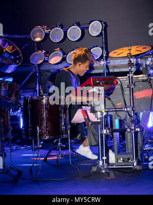 Cannes, Francia, 5 giugno 2018, Tokio Myers in concerto al MIDEM 2018, Midem Beach, Cannes © ifnm / Alamy Live News Foto Stock