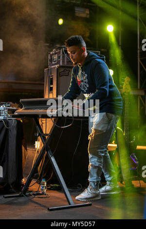 Cannes, Francia, 5 giugno 2018, AKA in concerto al MIDEM 2018, Midem Beach, Cannes © ifnm / Alamy Live News Foto Stock