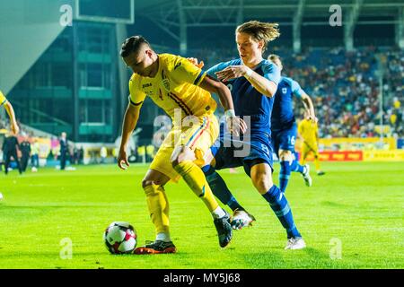 5 giugno 2018: Cristian Manea #4 (Romania) e Robert Taylor #8 (Finlandia) durante la International Amichevole - Romania vs. Finlandia a Ilie Oana Stadium di Tulcea, Romania ROU. Copyright: Cronos/Catalin Soare Foto Stock