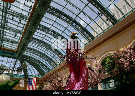 Las Vegas, Nevada - 28 Maggio 2018 : scenario di Bellagio Hotel la Serra e il Giardino Botanico di Las Vegas Foto Stock