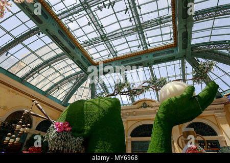 Las Vegas, Nevada - 28 Maggio 2018 : scenario di Bellagio Hotel la Serra e il Giardino Botanico di Las Vegas Foto Stock