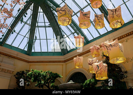 Las Vegas, Nevada - 28 Maggio 2018 : scenario di Bellagio Hotel la Serra e il Giardino Botanico di Las Vegas Foto Stock