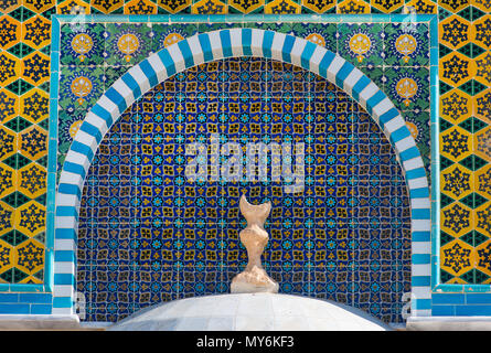 Modello islamico, arabo mosaico sulla moschea. Cupola della roccia, il Monte del Tempio di Gerusalemme, Israele Foto Stock