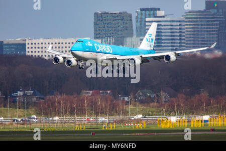 KLM Cargo, Boeing 747 avvicinando l'aeroporto Schiphol di Amsterdam, in Olanda Settentrionale, Paesi Bassi, Foto Stock